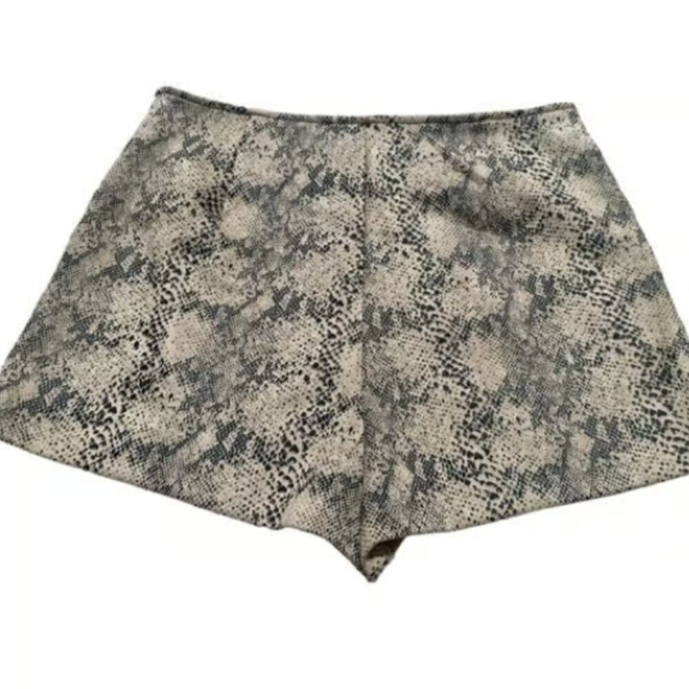She + Sky Snake Skin Shorts - Size Large - Picture 4 of 8